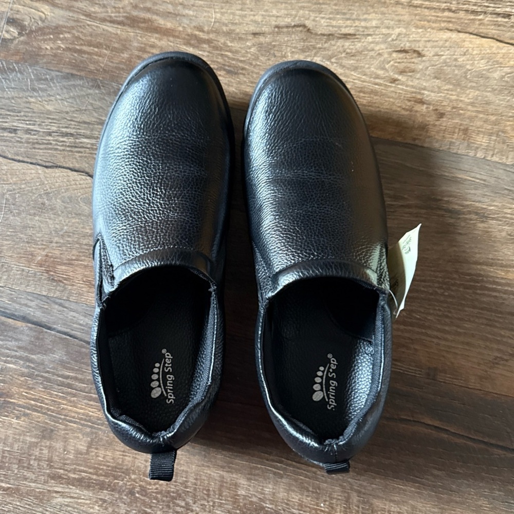 NEW Spring Step Mens Beckham Slip On Slip-Resistant Leather Clogs